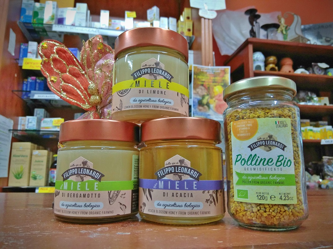 Assortimento di miele e polline d'api dell'azienda Filippo Leonardi da Biolis - negozio bio di Messina